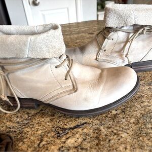 Miz Mooz Vintage Leather Booties. Size 6 1/2